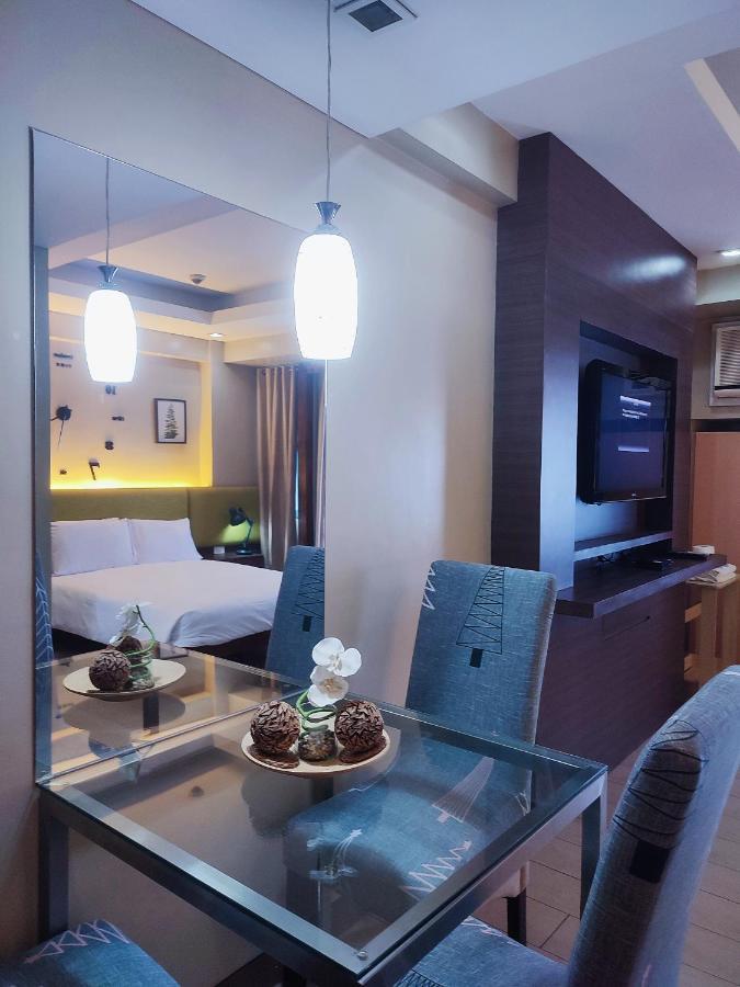 Two Palmtree Villas Newport Boulevard Near Naia 3 Pasay City Manila Bagian luar foto