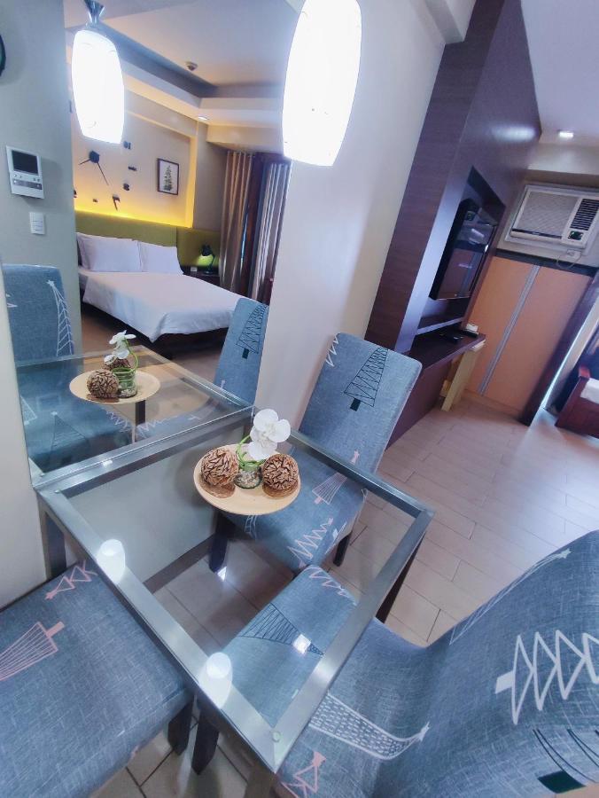 Two Palmtree Villas Newport Boulevard Near Naia 3 Pasay City Manila Bagian luar foto